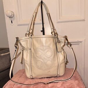 Coach (2012) Audrey White Leather Drawstring Two Way Shoulder Bag